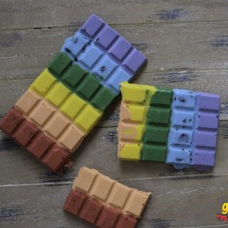 rainbow-chocolate-1-320x320.jpg